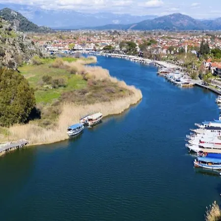 Lägenhet Captivating 2-bed Penthouse With Pool Dalyan